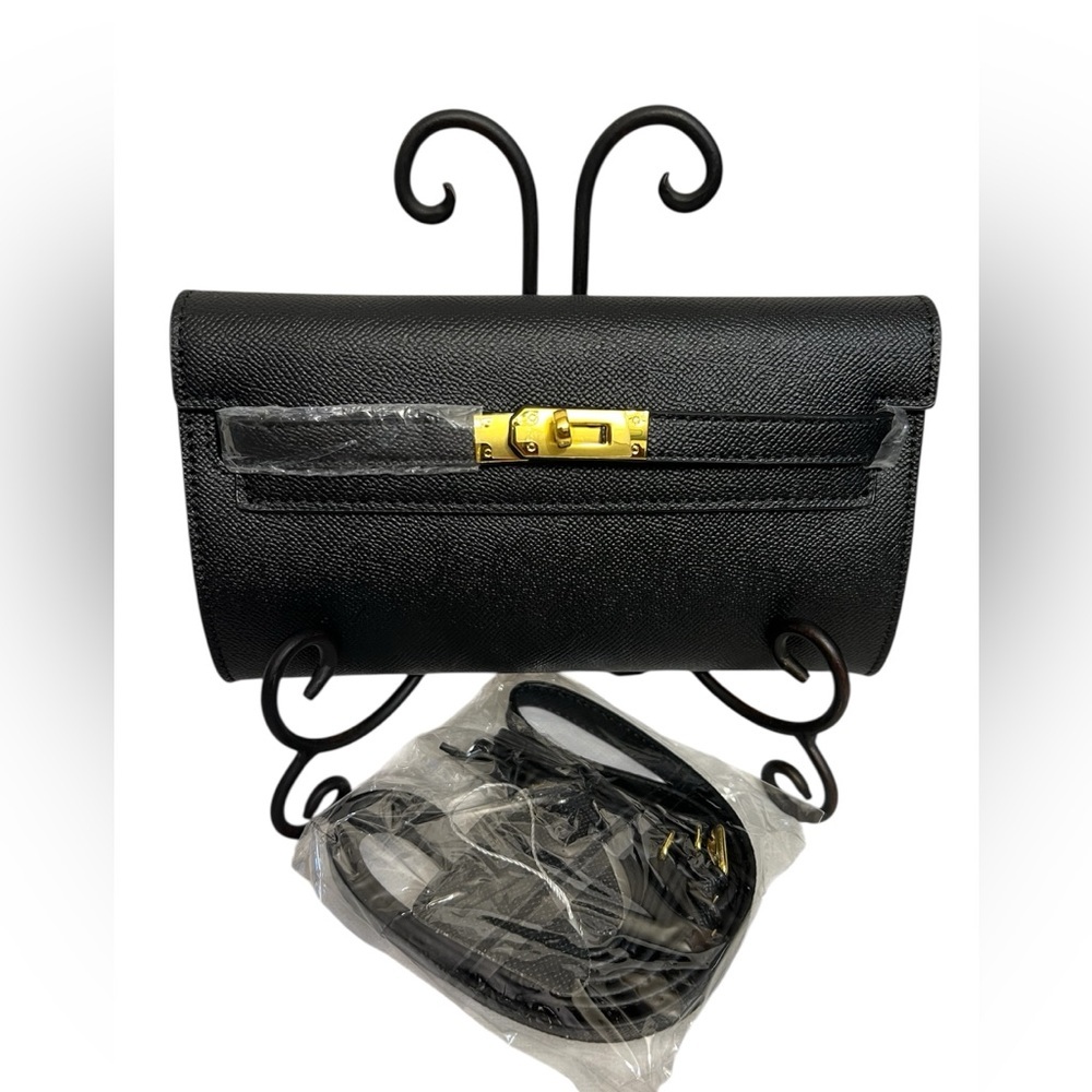 🖤Genuine Leather Fashion Designer Crossbody/Clutch Bag-NWT🖤